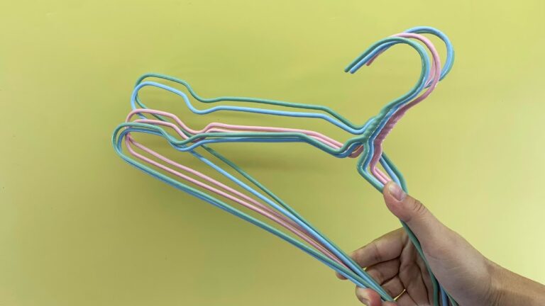 10 geniale Kleiderbügel Hacks, die dein Leben erleichtern werden!