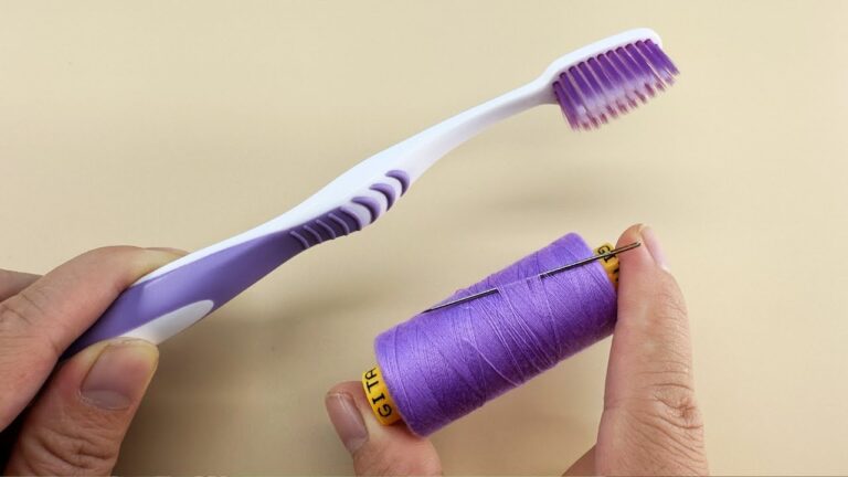 Erstaunliche 3 Schritte: Diese Nadel-Einfädeltechnik mit einer Zahnbürste entdecken!